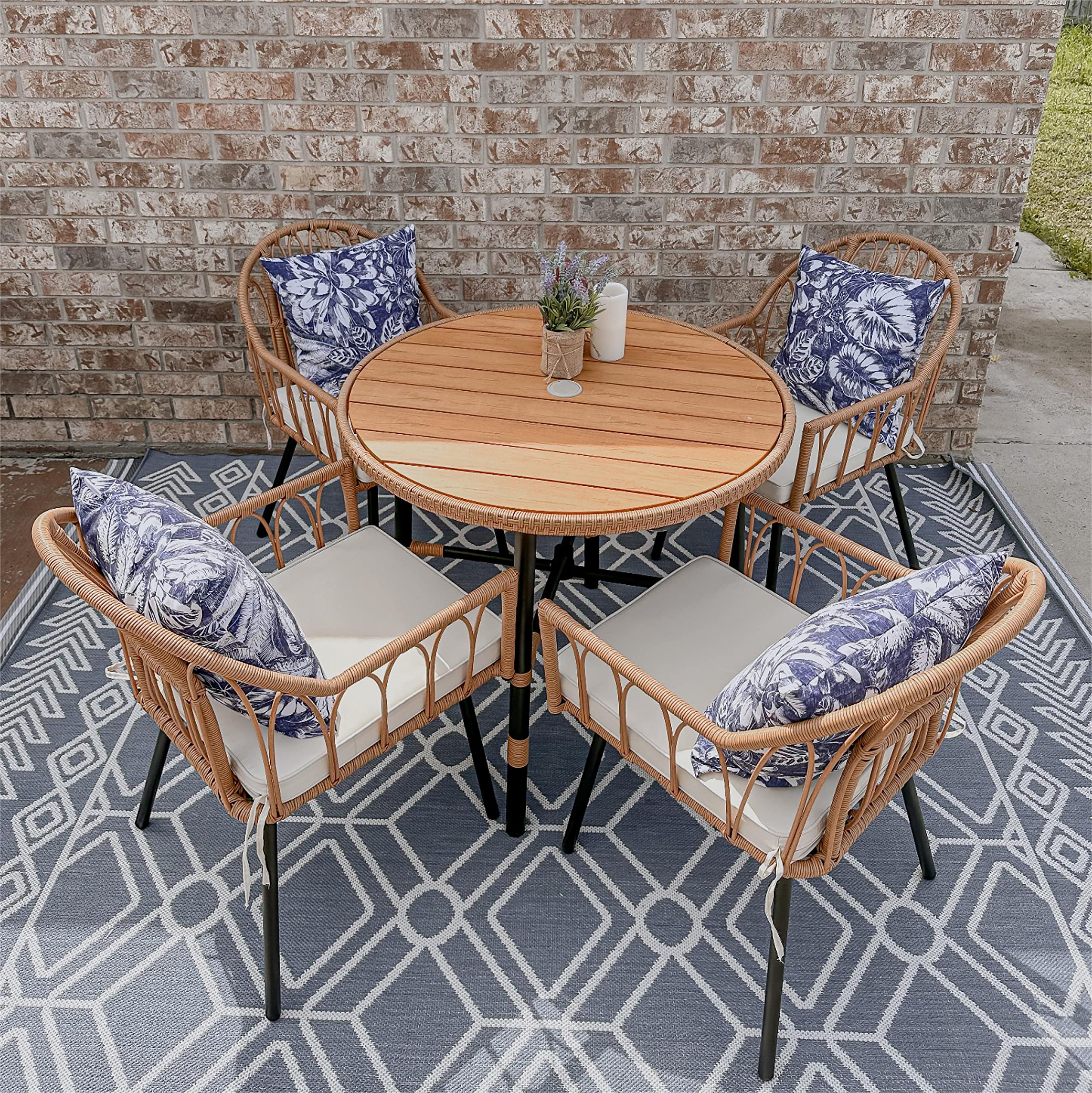 2 Best Outdoor Dining Tables