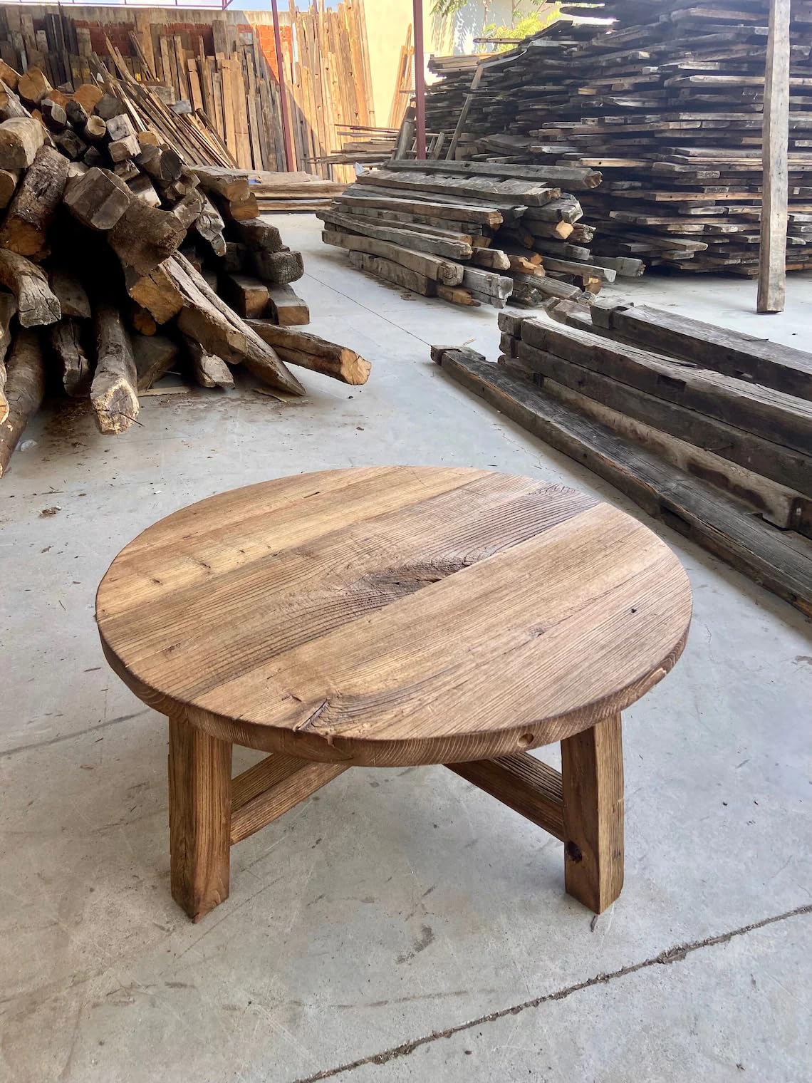 2 Best Reclaimed Wood Coffee Tables