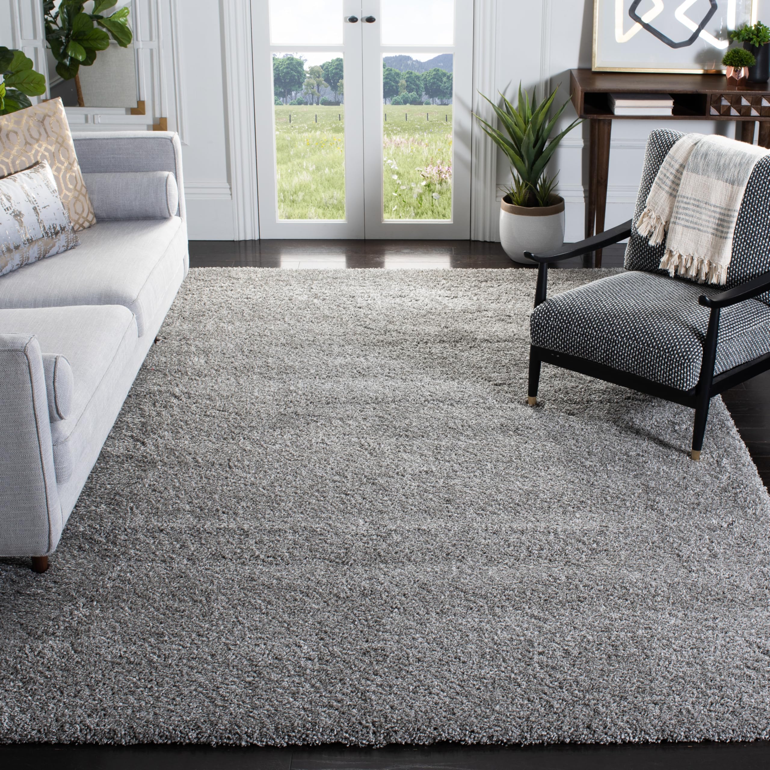 6 Best Silver Rugs