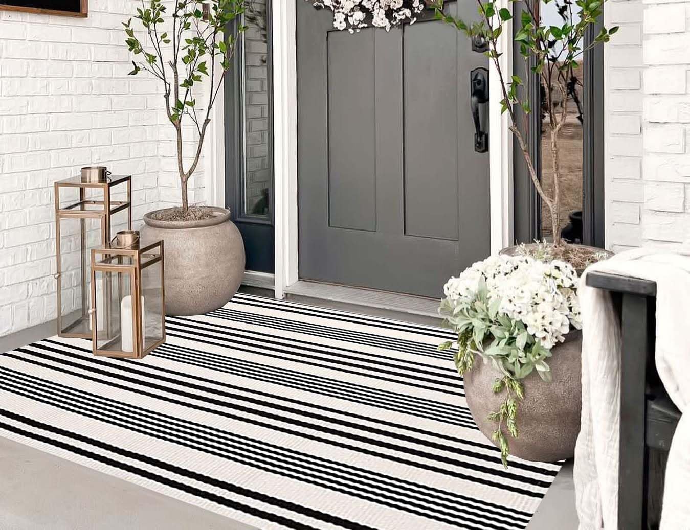 7 Best Striped Rugs