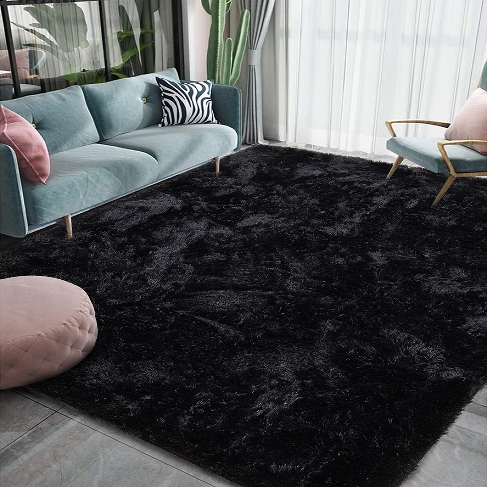 8 Best Black Rugs