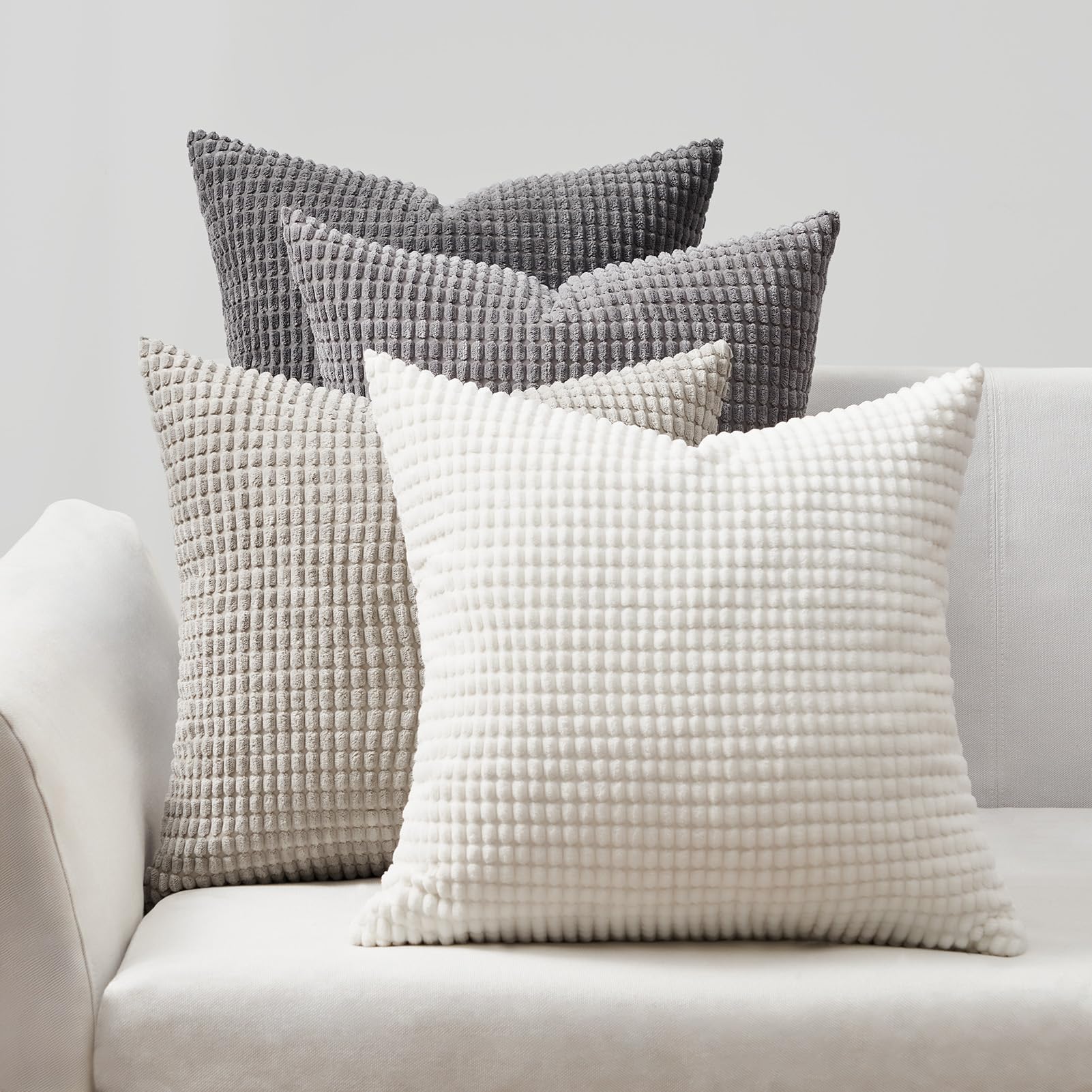 8 Best Gray Cushions