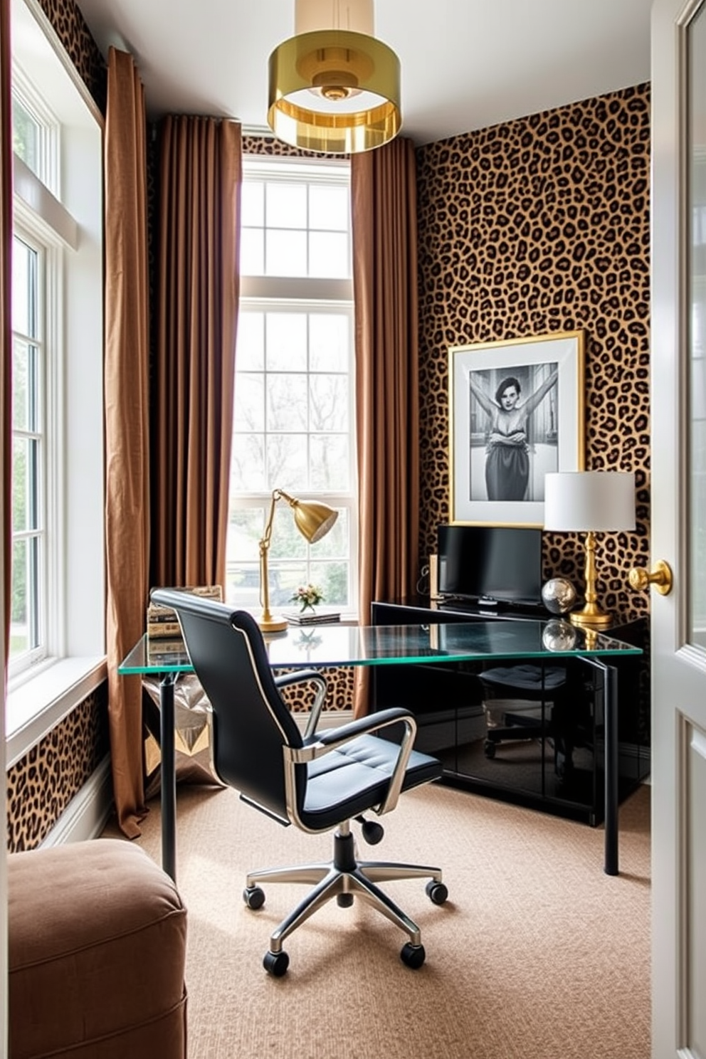 Animal Print Wallpaper Decorating Ideas 6