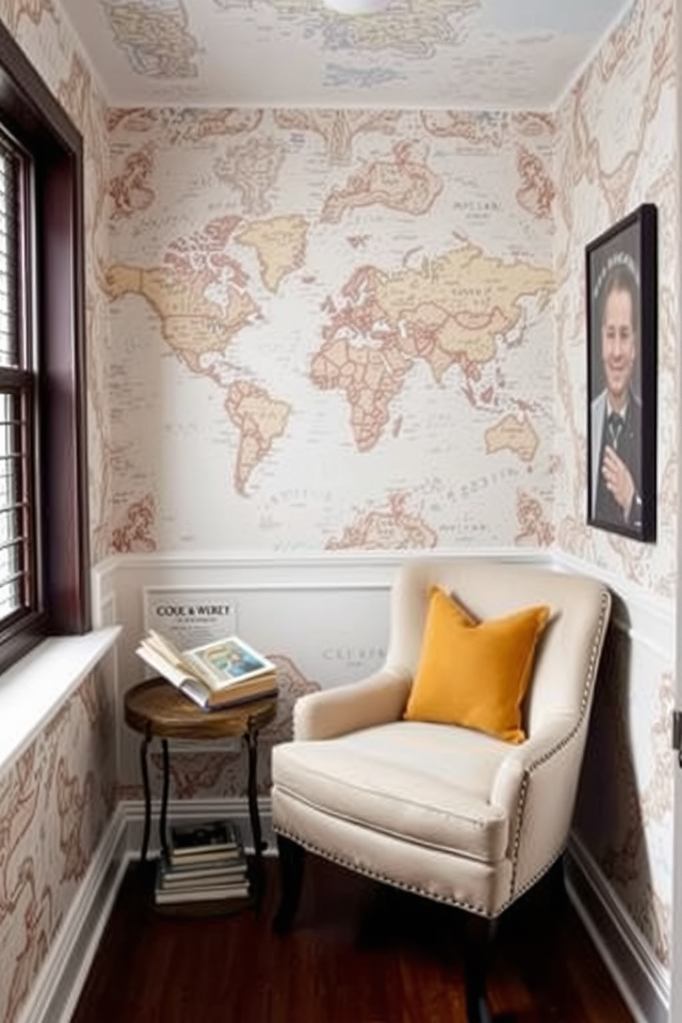 Map Wallpaper Decorating Ideas 24