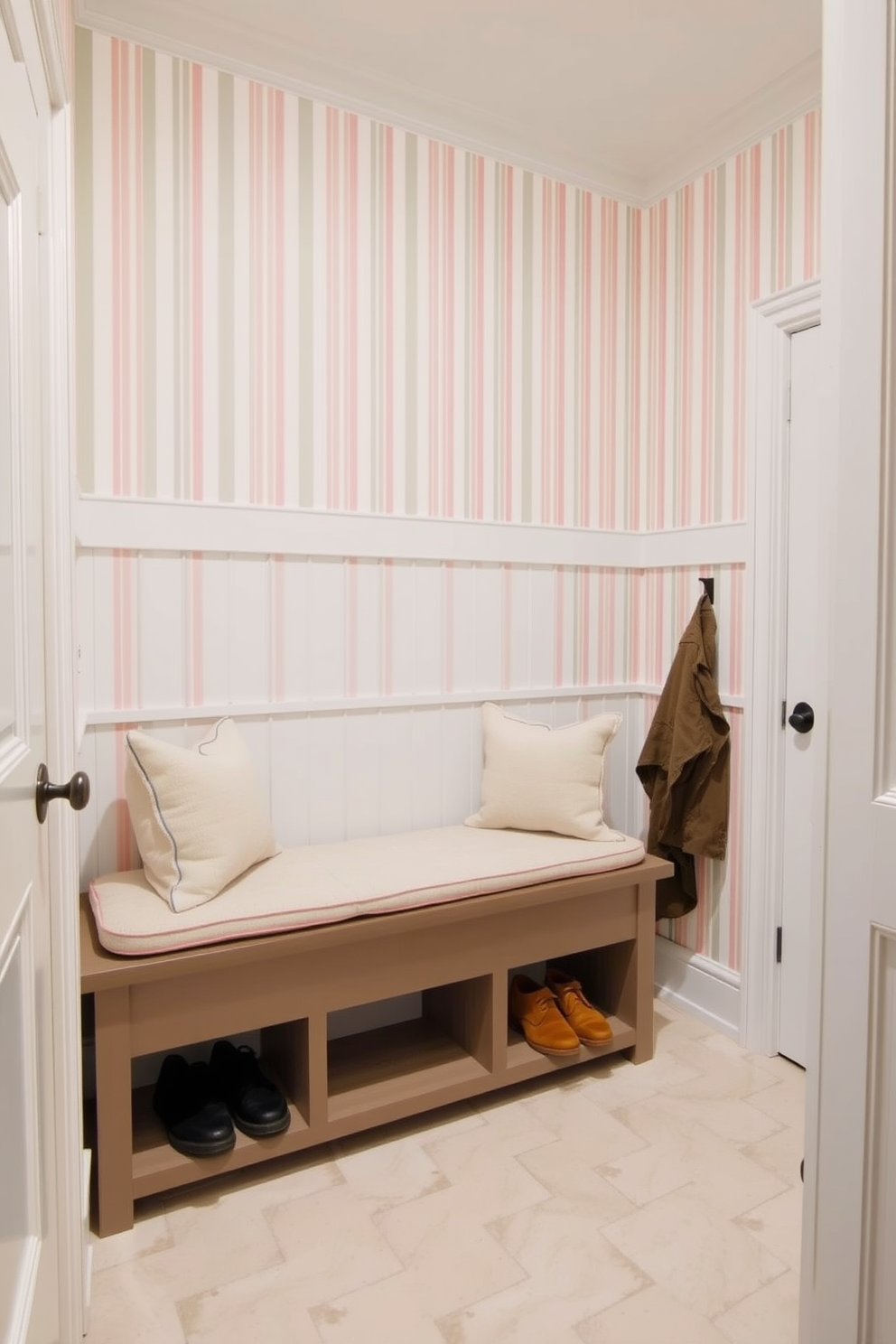 Mudroom Wallpaper Decorating Ideas 3