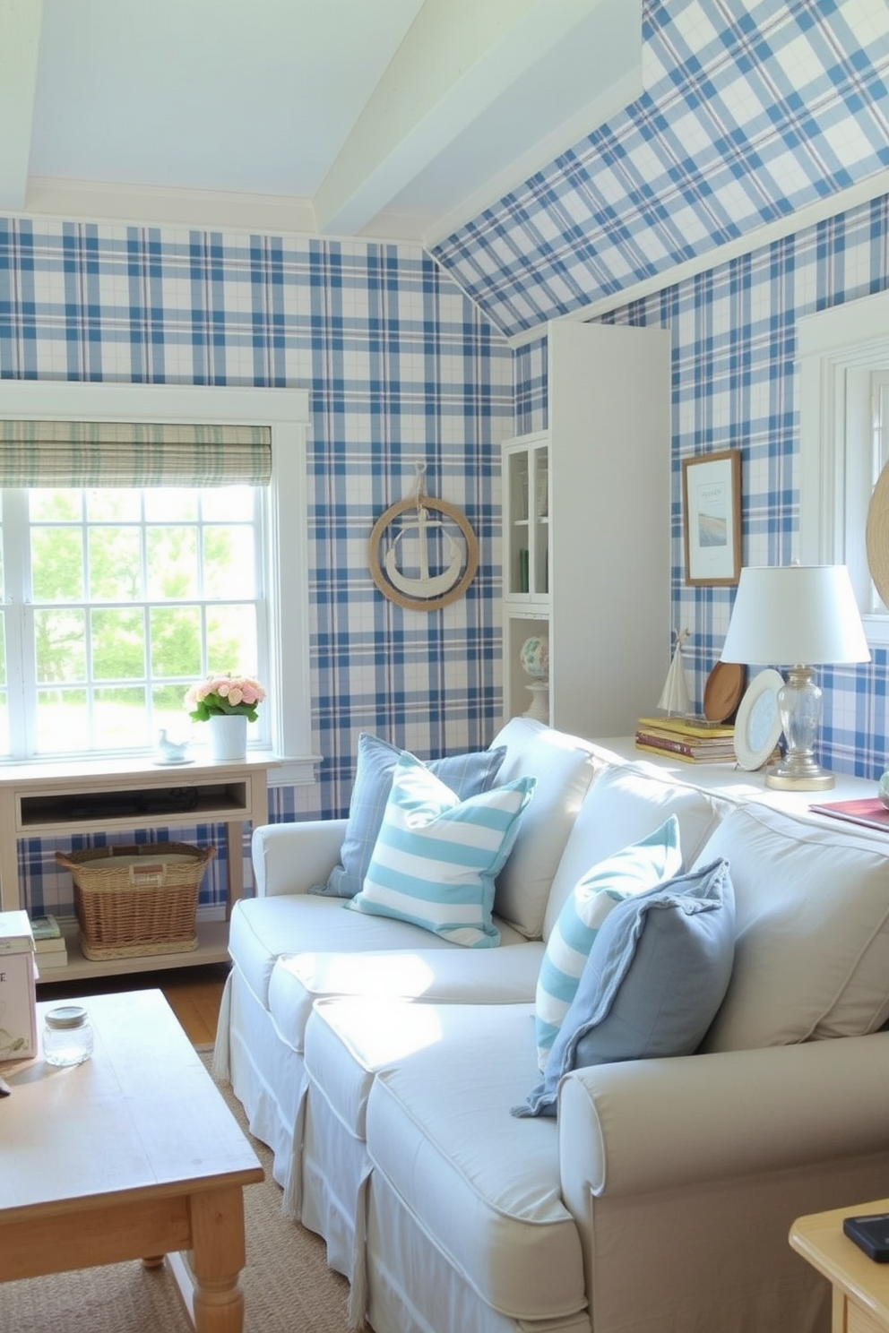 Plaid Wallpaper Decorating Ideas 24