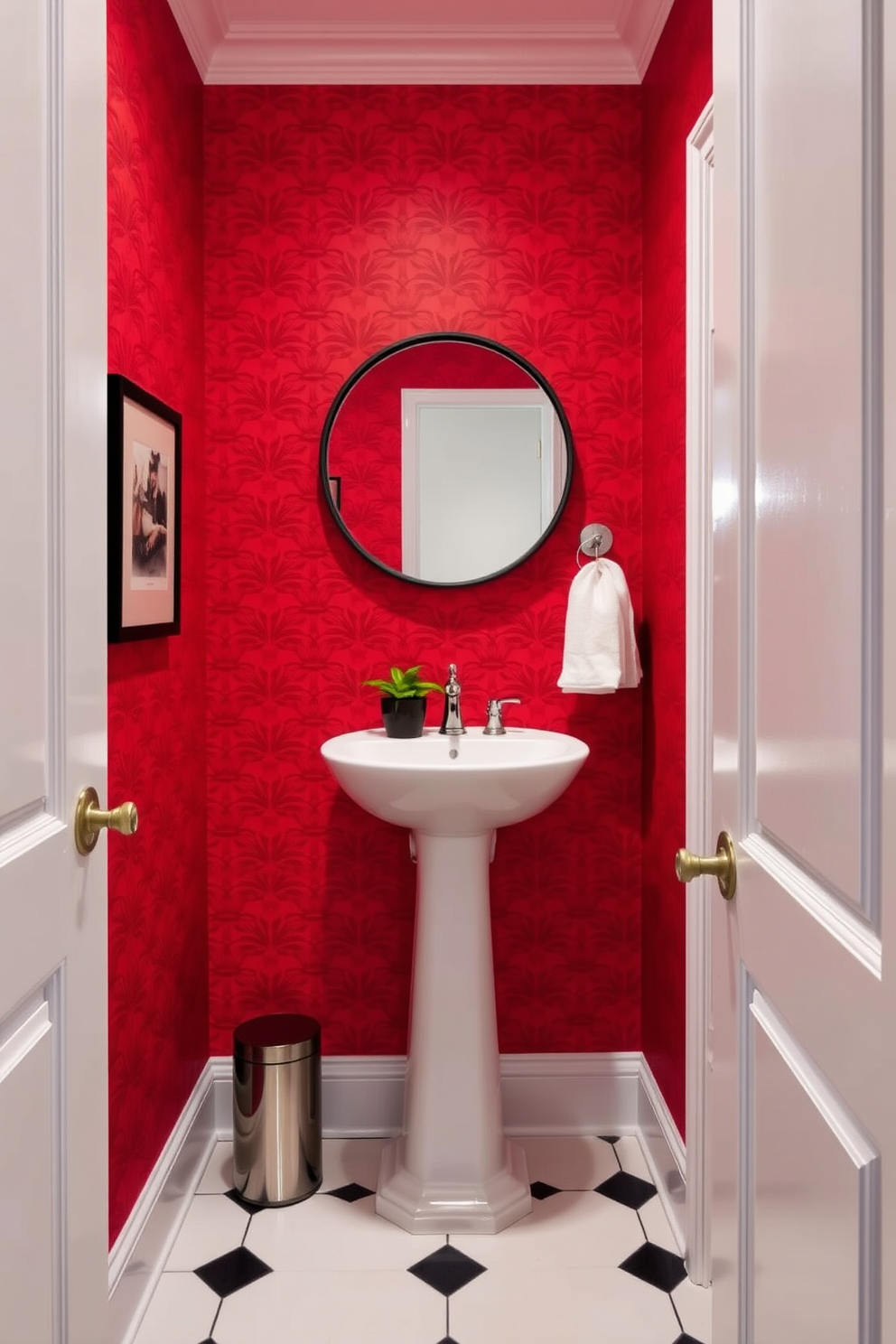 Red Wallpaper Decorating Ideas 21 2