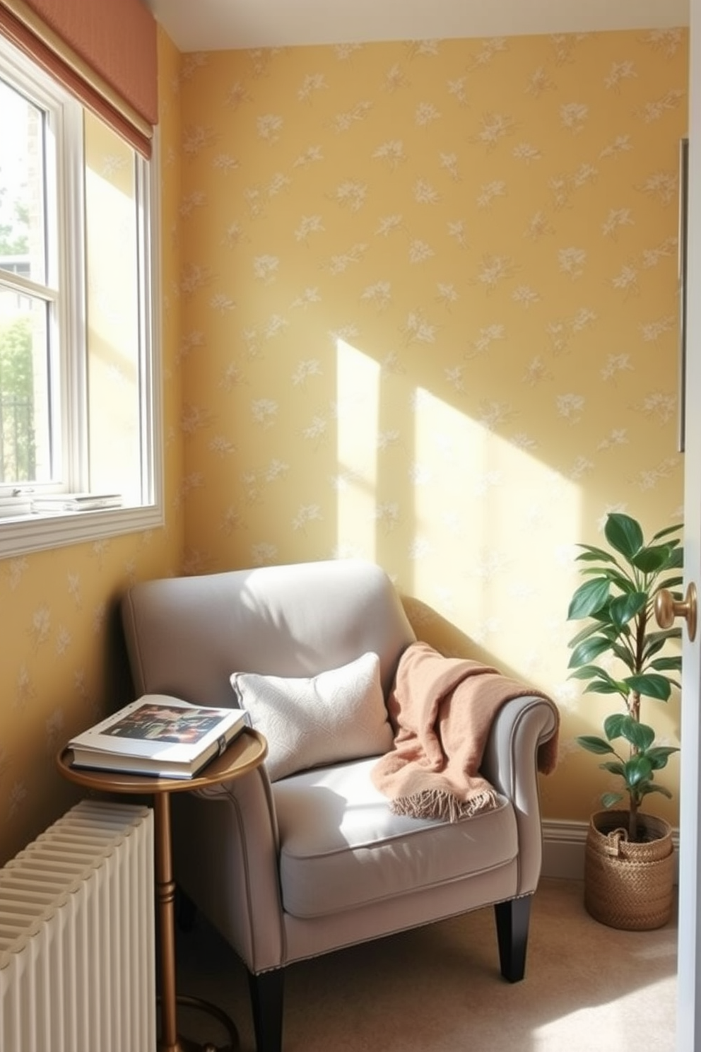 Yellow Wallpaper Decorating Ideas 21