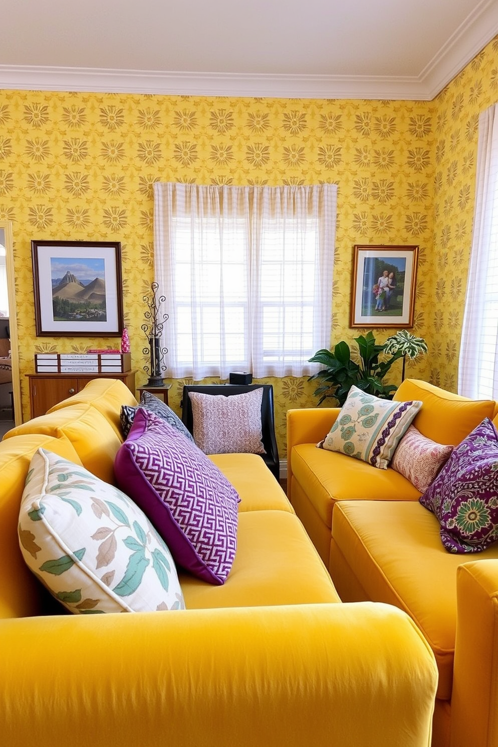 Yellow Wallpaper Decorating Ideas 25